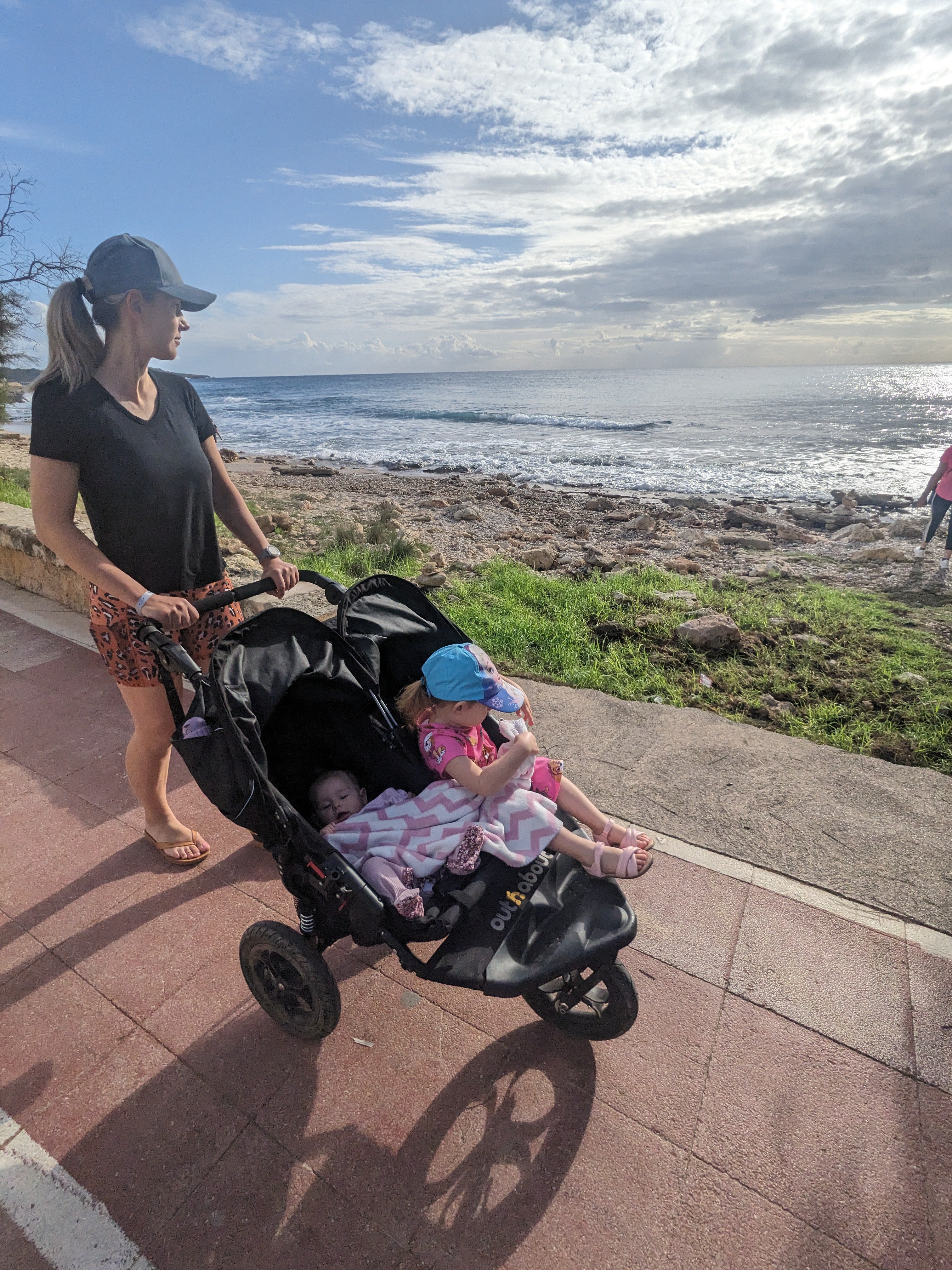 Active Parenting Made Easy: Top Prams and Carriers for Every Adventure